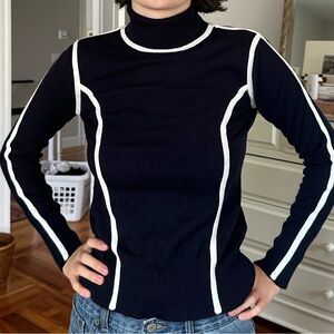 The most perfect après ski black and white turtleneck sweater size small so soft